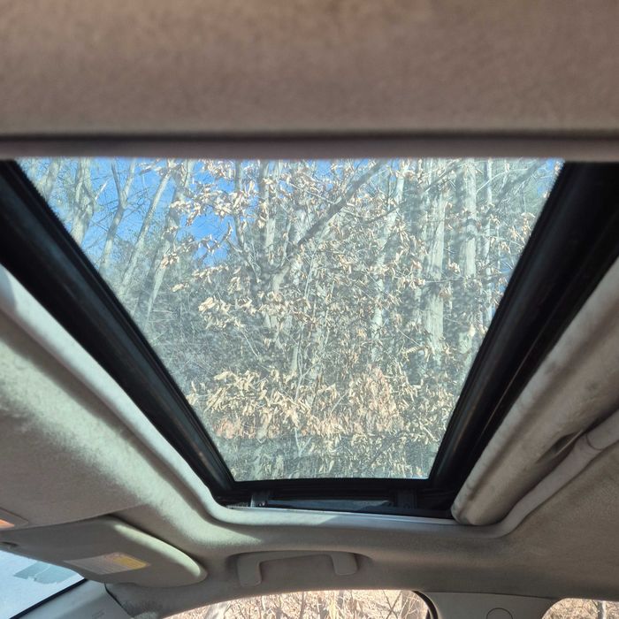 Vând Mitsubishi Outlender