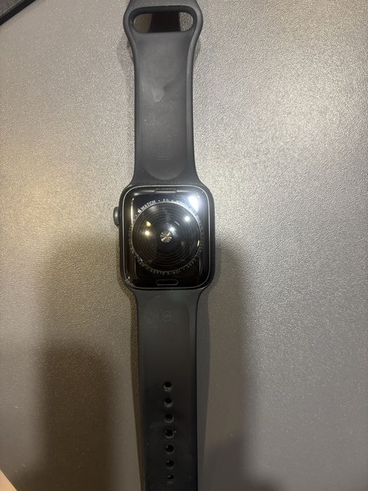 Продам apple watsh se  44 мм