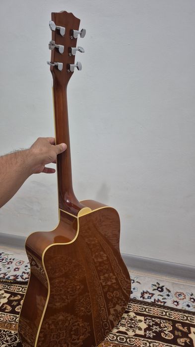 Гитара акустическая