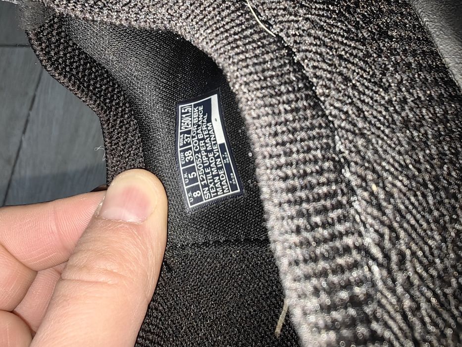 Продам Кроссовки SCETCHERS