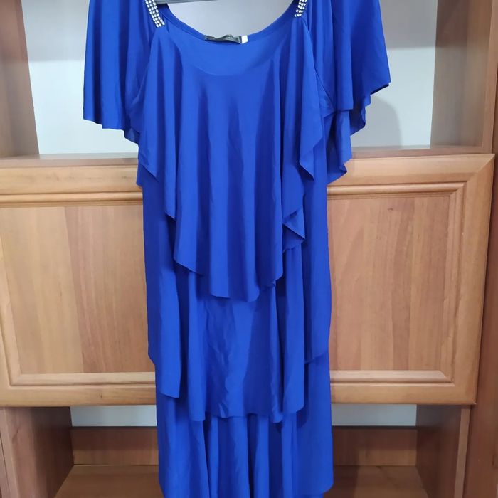 Продам праздничные платья.