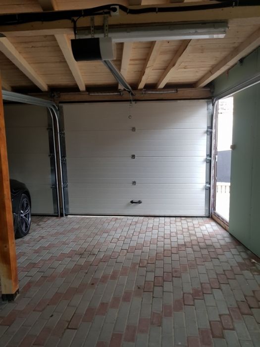 Usi de garaj sectionale sau rulou,Tamplarie pvc si aluminiu .