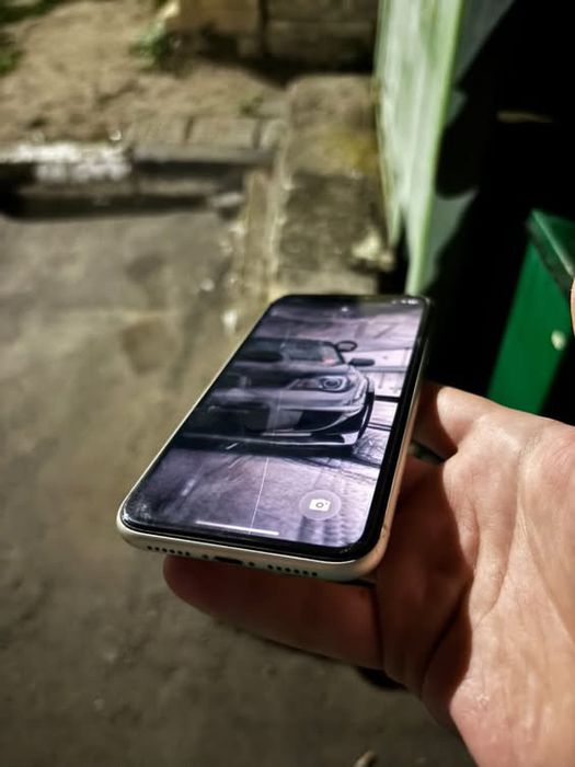 Iphone 11 128gb бял