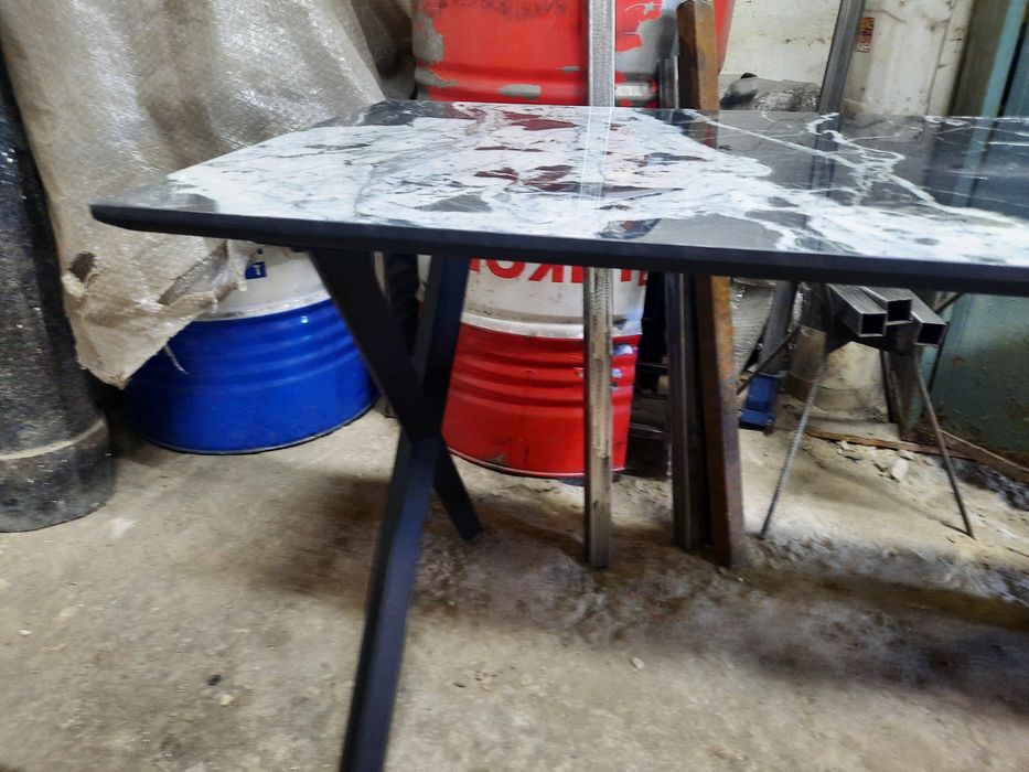 Продам стол из керамогранита
