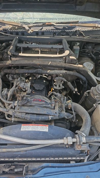 Piese Suzuki Grand Vitara 2.5/2.0 /Elemente caroserie/Transmisie