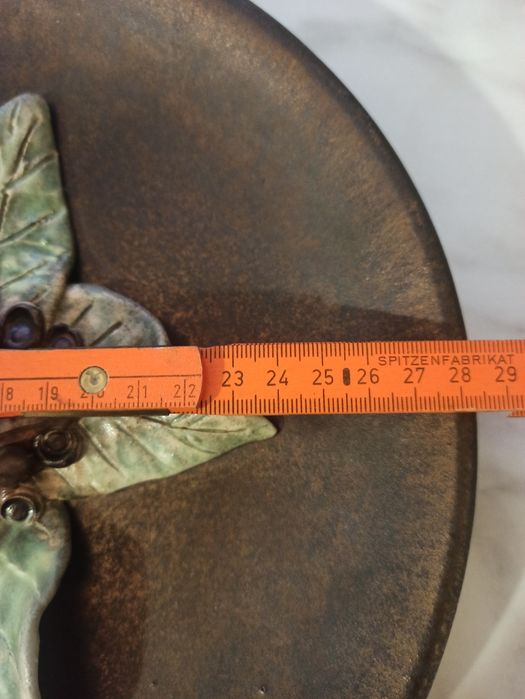 Чиния за закачане на стена