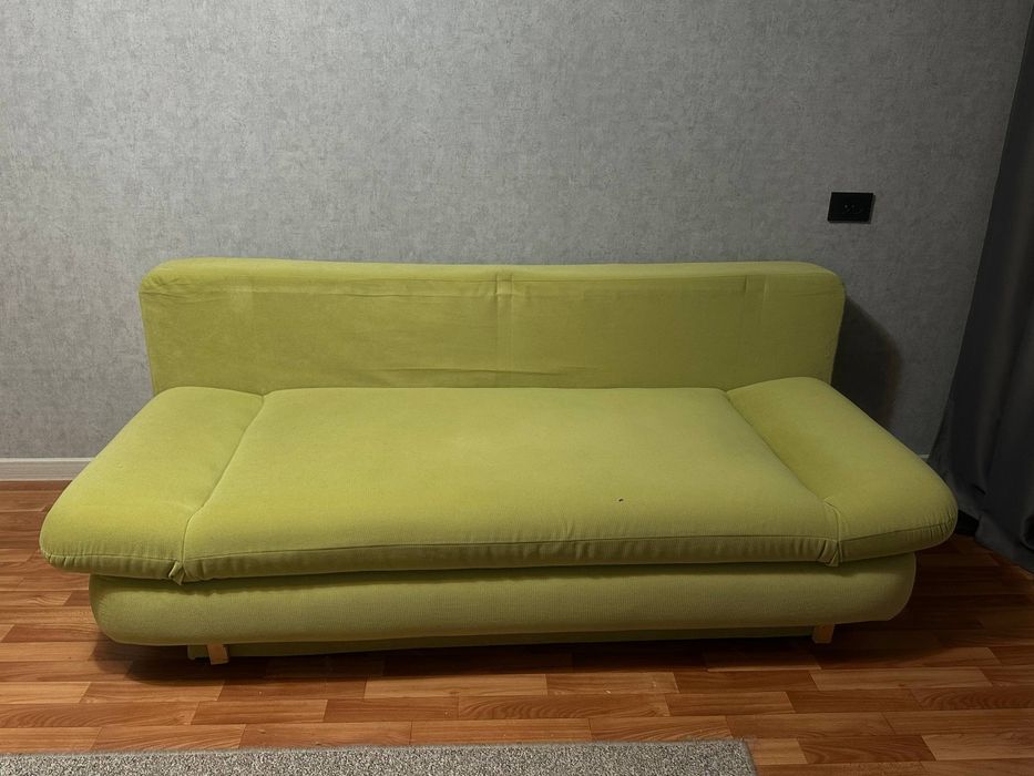 Продаю диван Б/У недорого