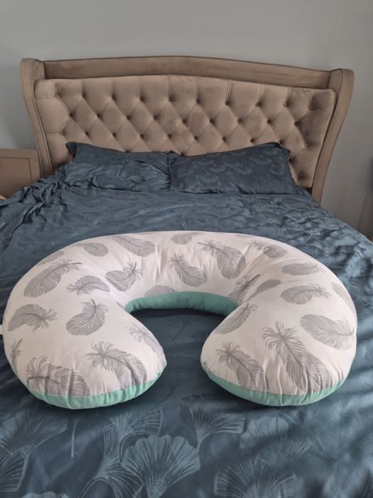 Perna pentru alaptare multifunctionala 3 in 1  Celia Mint Feath