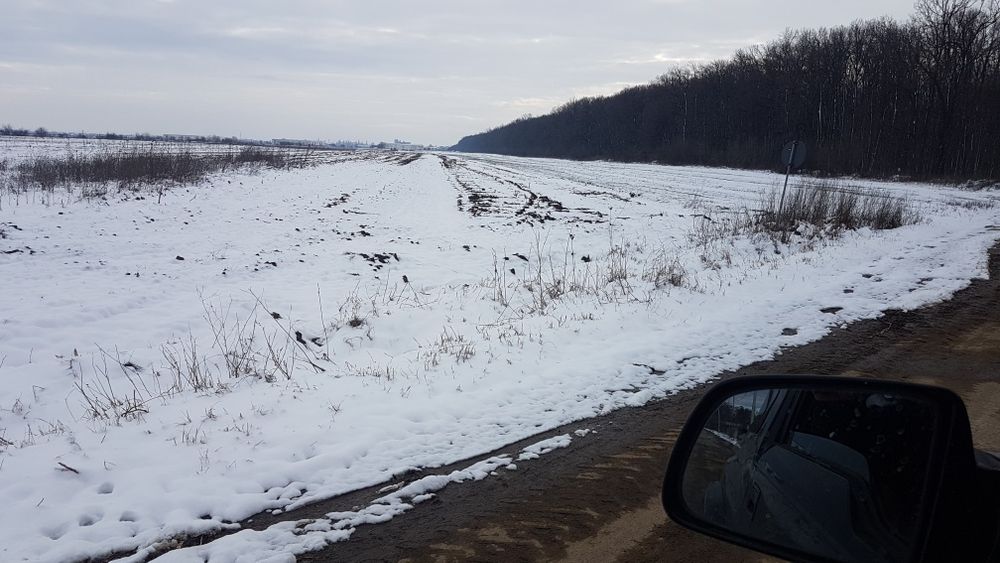 Teren intravilan langa padure