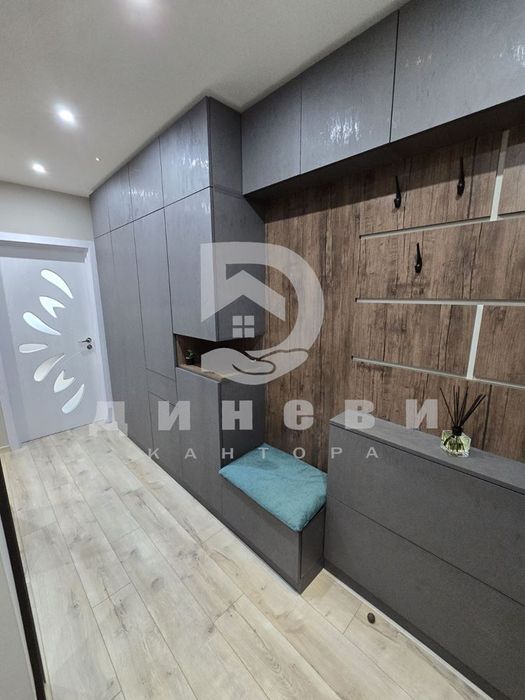 Продава четиристаен до болница Тракия