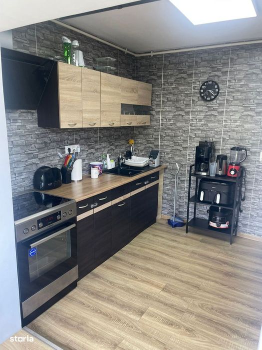 Bd. Republicii (zona bd. Unirii)–ap. 2 camere, decomandat, etaj 2