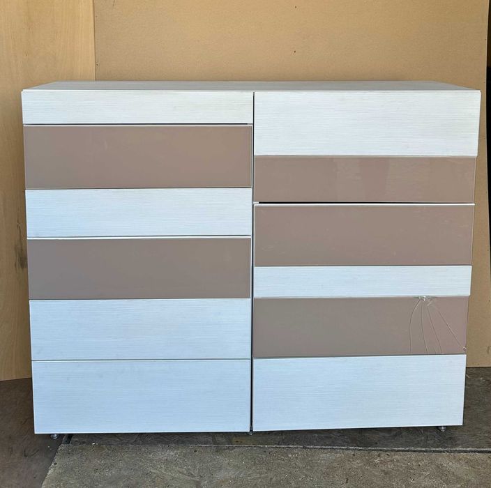 Comoda TV cu 12 sertare; Comoda alba cu spatii depozitare; Dulap