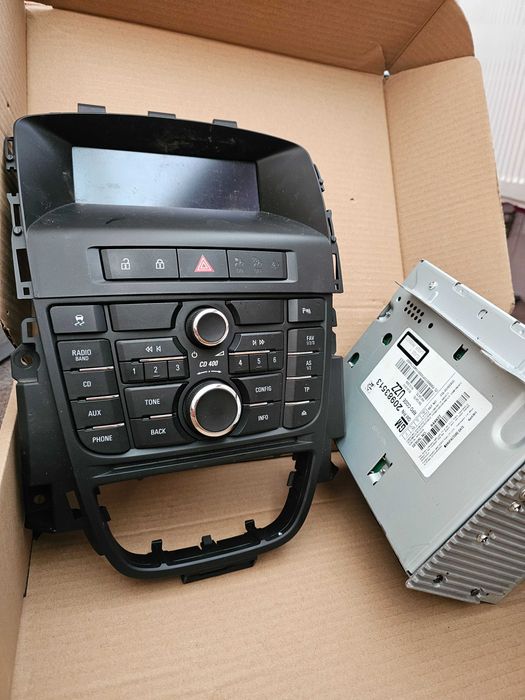 OPEL ASTRA P-J Radio CD player modelCD400 cu interfata butoane + ecran