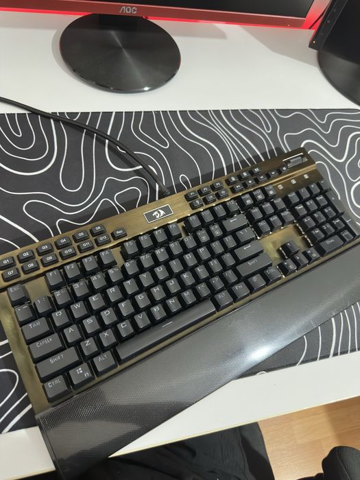 Tastatură Mecanică Redragon Yama K550, RGB, Switch-uri Purple