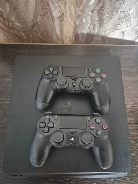 Sony playstation 4 slim