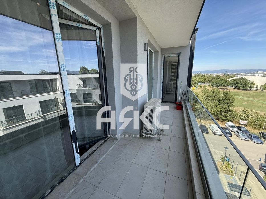 Дава се под наем Тристаен апартамент в София, Студентски град - 126 кв.м за 1020 € - Снимка #10