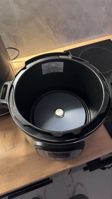 Мультиварка Instant Pot 5.7L