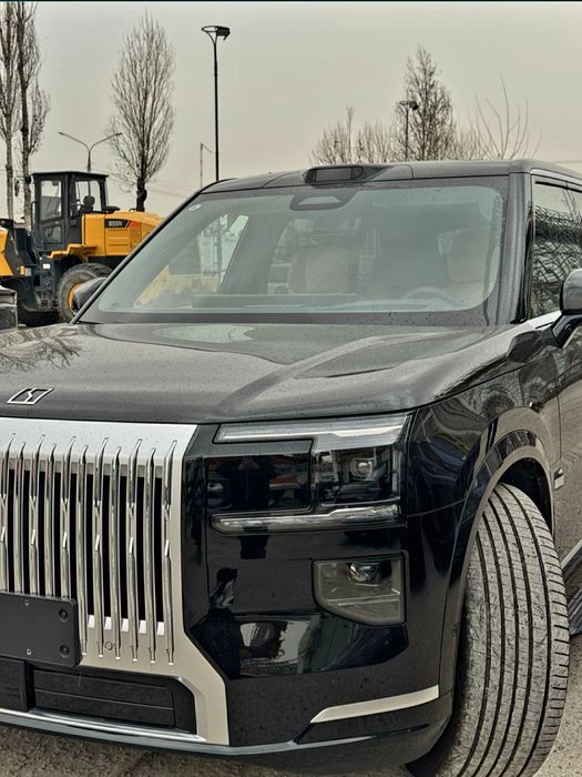 **Zeekr 9х ултра фулл
доп опция бор 
Корага салон темно синий 
70 кв б