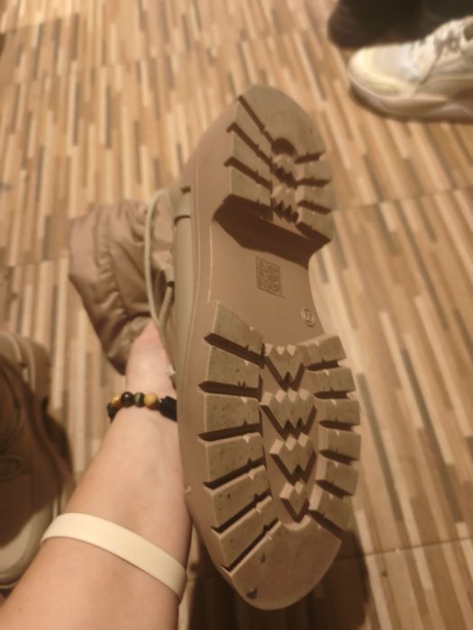 Апрески Мадстар бежови