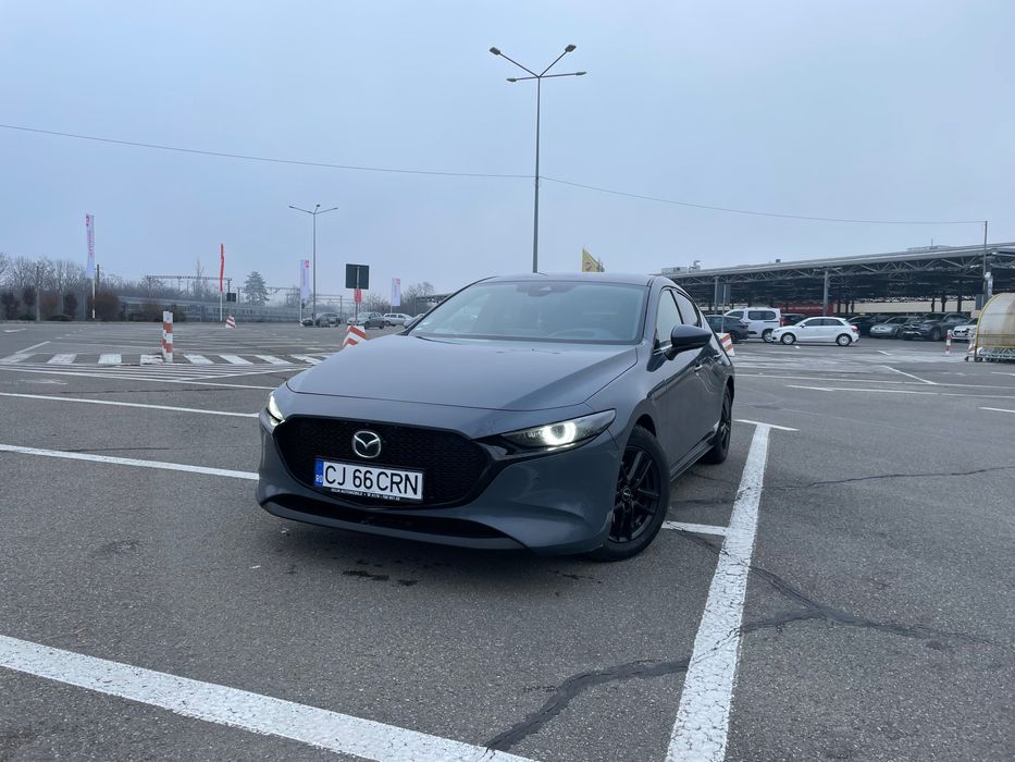 Mazda 3  SkyActive  X 2.0 benzina/Hibrid