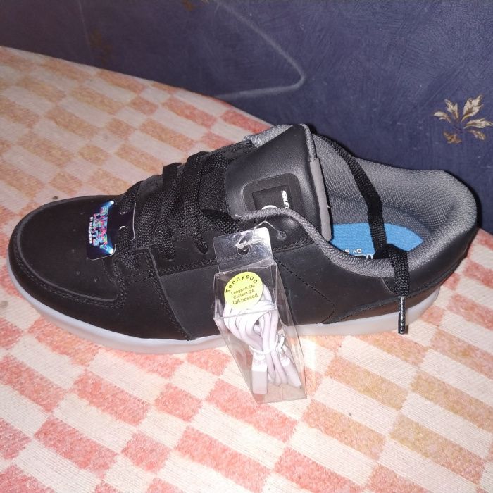 SKECHERS кеды для танца юнисекс со светящейся подошвой 38-39