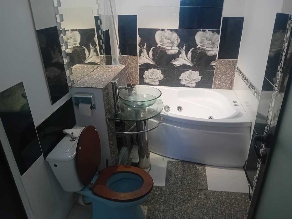 Ap 3 Cam 75mp Asirom aproape de centru decomandat centrala 2 bai