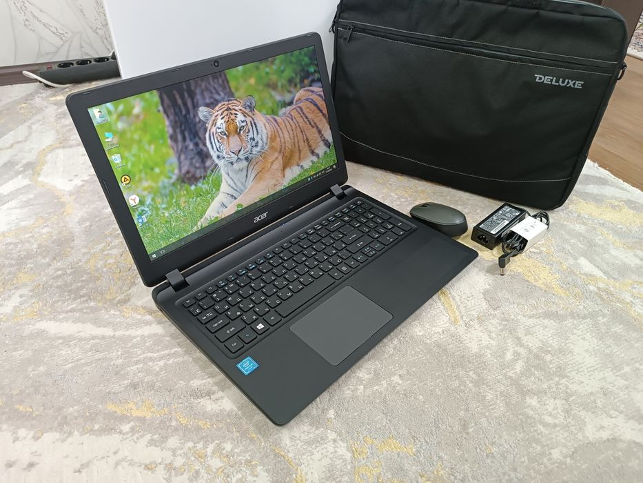 Ноутбук ACER + Сумка и мышка.
