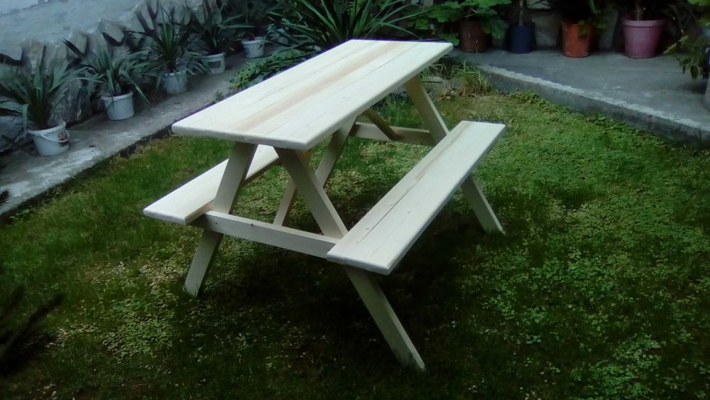 Масичка с пейки детска, градинска.