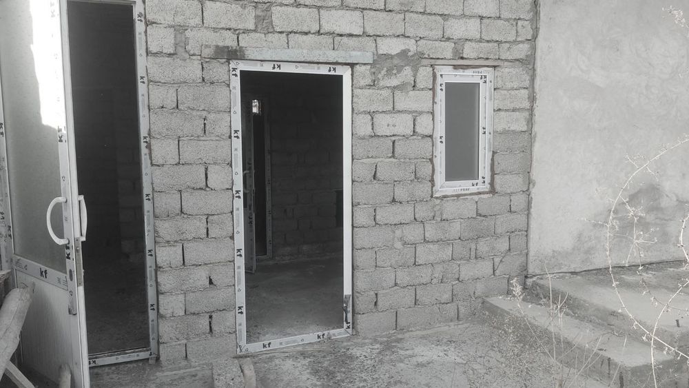 4 xonali uy sotiladi