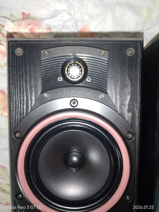 Boxe podea Bowers&Wilkins DM320