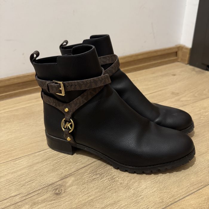 Michael Kors боти