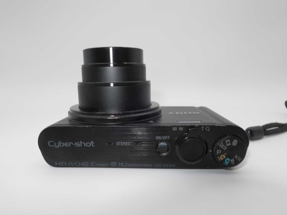 Sony Cyber-shot DSC WX300 ултра компактен цифров фотоапарат, дигитална камера с 20х оптичен зум, 18MP, Wi-fi, Ful HD, пълен комплект - работи отлично!