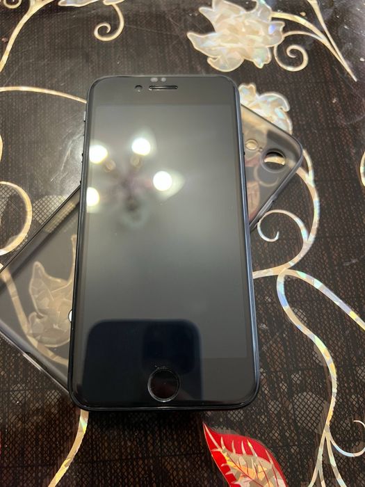 Продаю iphone se 3gen 2022г 128gb 85%