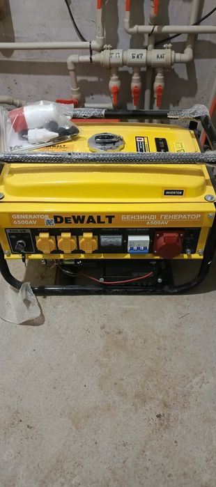 Генератор Dewalt