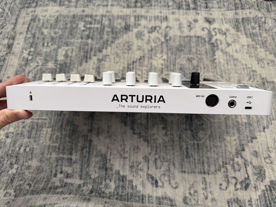 Arturia minilab 3