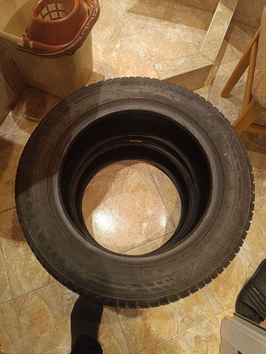 Всесезонни гуми Firestone 2броя.