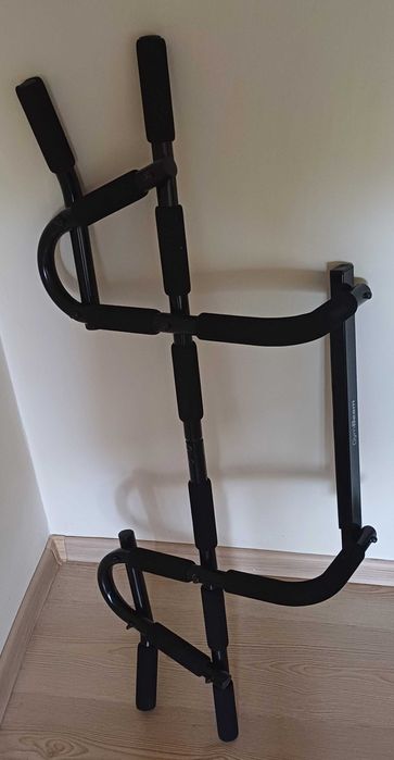 Щанга за издърпване VirtuFit, различни позиции за захват