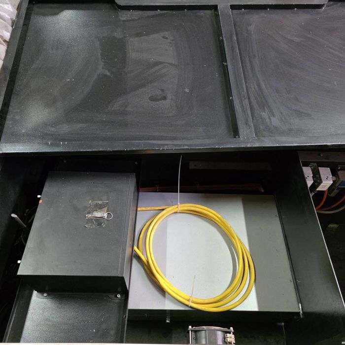 Продавам машина за лазерно рязане