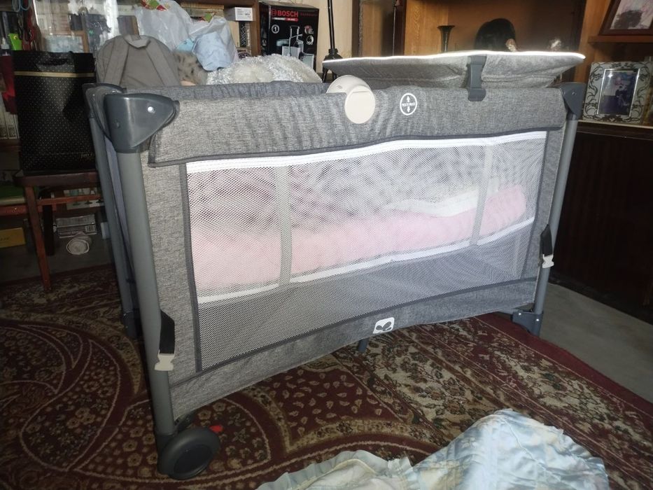 Детская кроватка-манеж