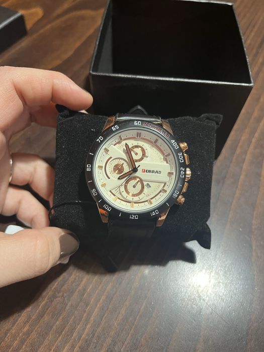 Нов мъжки часовник с етикет