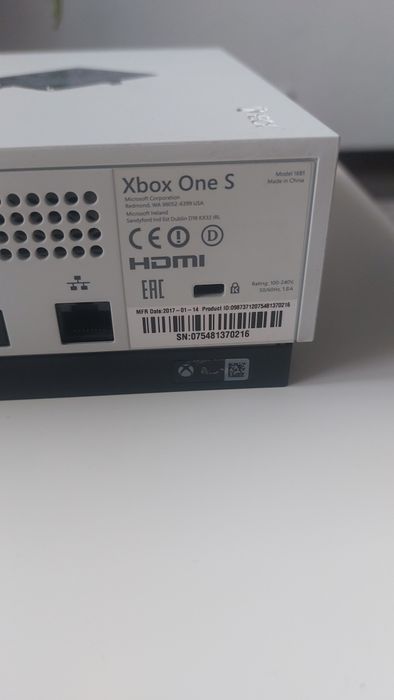 Xbox One S +2 manete