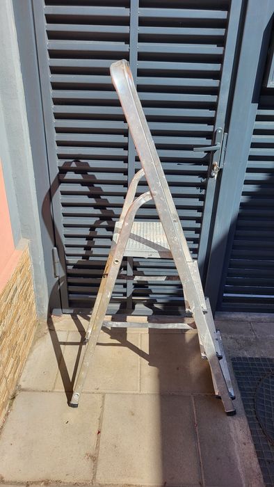 Scara de aluminiu