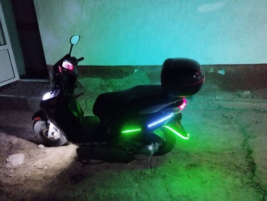 Benzinli skuter 125 kub