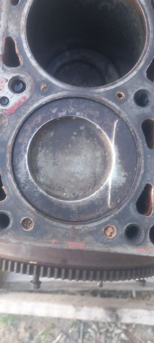 Блок мотора Пассат б 4 1.8 моно