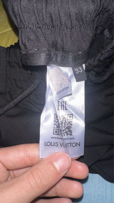 Vand pantaloni louis vuitton