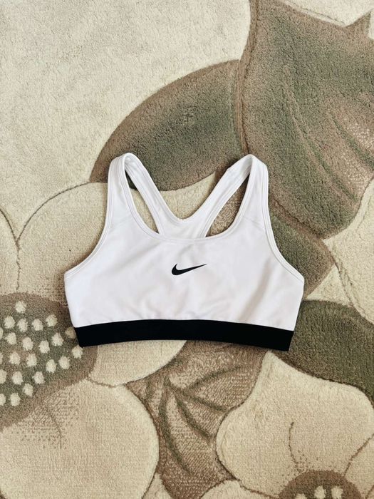 Дамско бюстие Nike