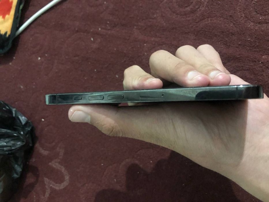 Iphone 13 pro tiniq karobka dakiment bor aybi yòq