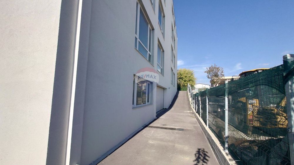 Продава се Промишлена сграда в Варна, Западна промишлена зона - 1621 кв.м за 721 €/кв.м - Снимка #11