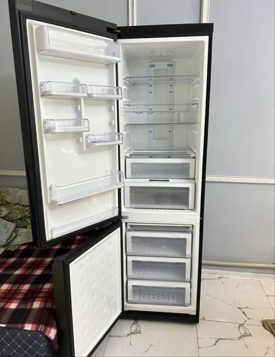 Холодилник продам рабочая самовыбоз