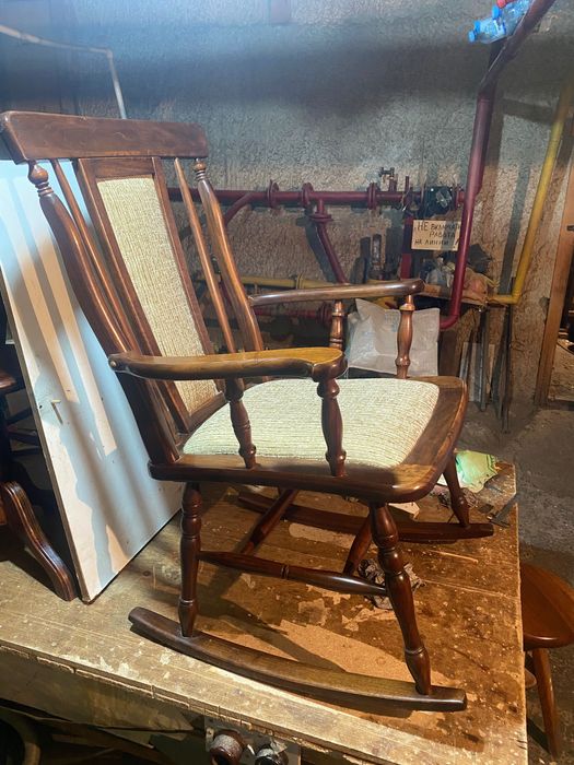 Кресло качалка деревянная